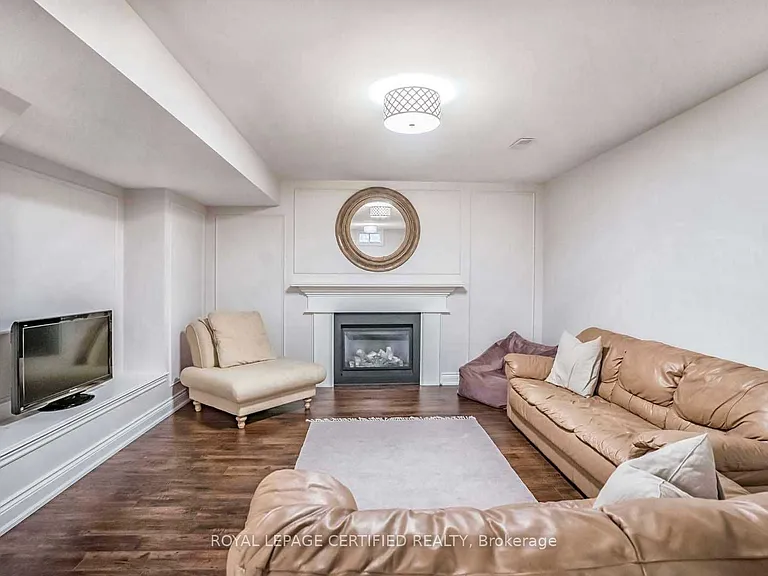 316 Barondale Dr — Photo 3
