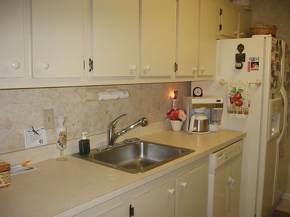 2nd image of 5562 SW 28th Ter