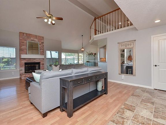 4th image of 418 Mill Place Ct