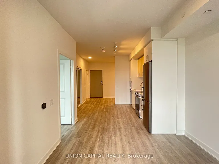 50 Upper Mall Way #1403 — Photo 37