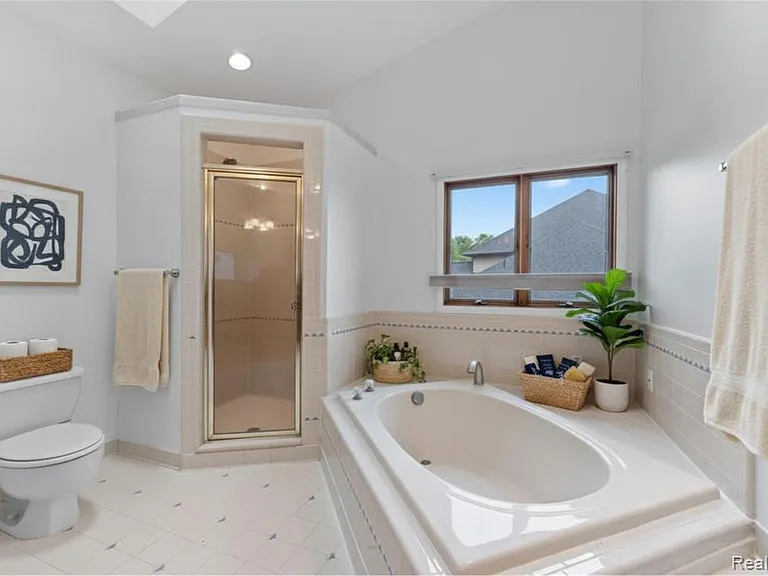 6628 Longworth Dr — Photo 16