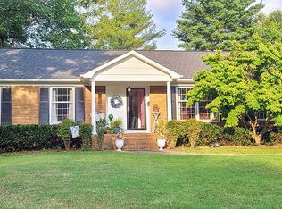 1240 Queensgate St, Gastonia, NC 28054