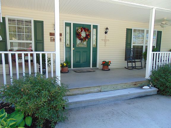 4th image of 216 Lakeside Dr