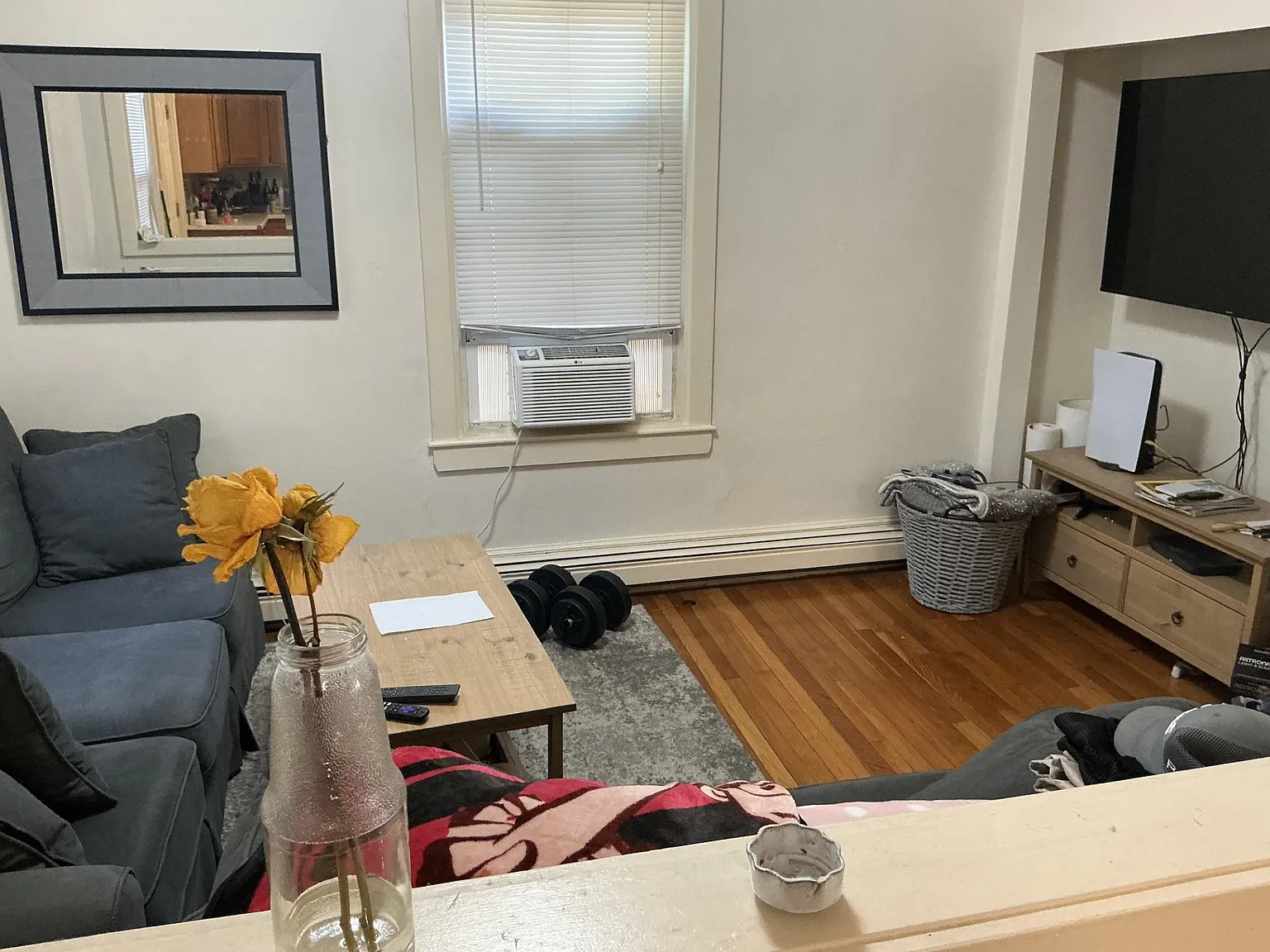 1 bed, 750 sqft, $2,200 — Photo 3