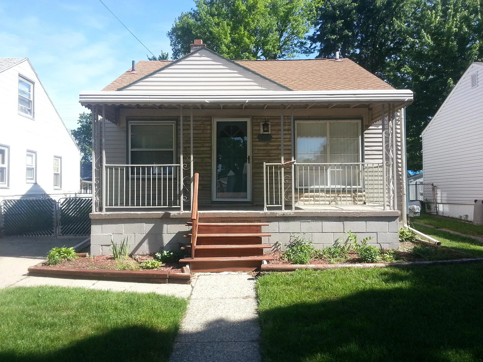 1475 E Madge Ave photo 1