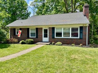 110 Oakhaven Dr, Danville, VA 24541