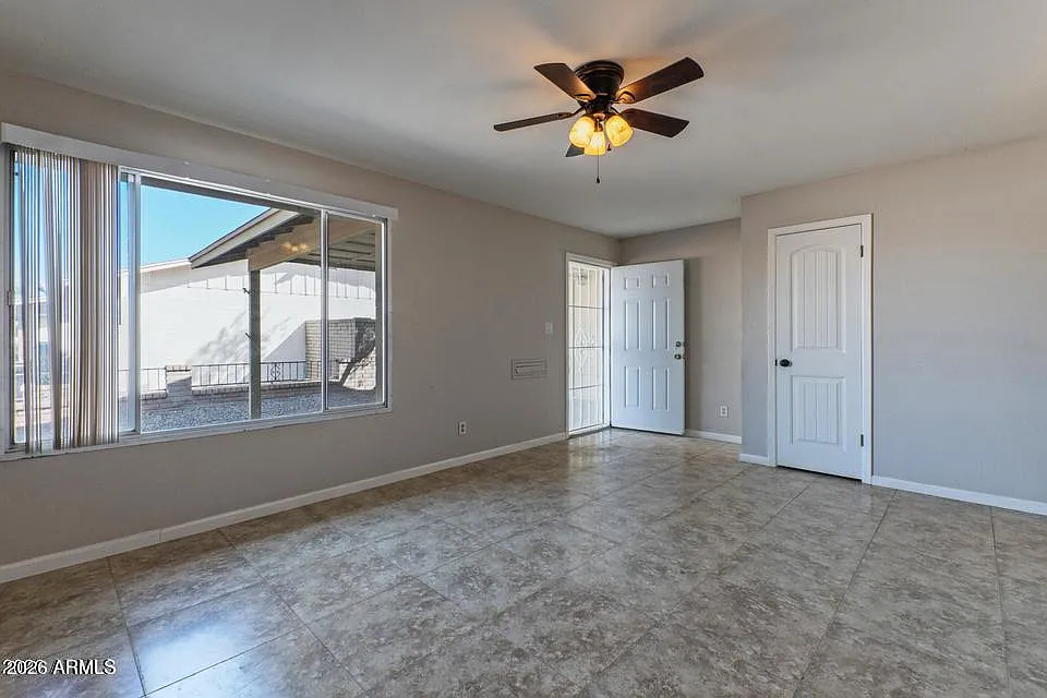 3 bed, 2.0 bath, 1288 sqft, $2,150 — Photo 3