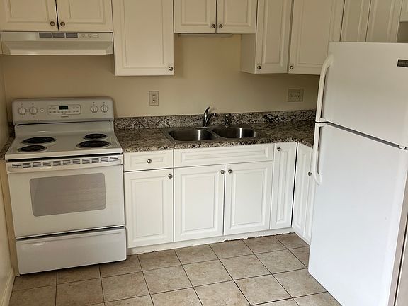 2nd image of 48 Lenox St APT 10