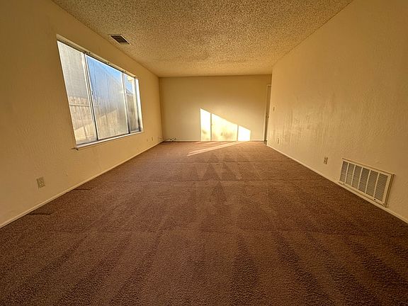 3rd image of 7560 Mountain Oak Way