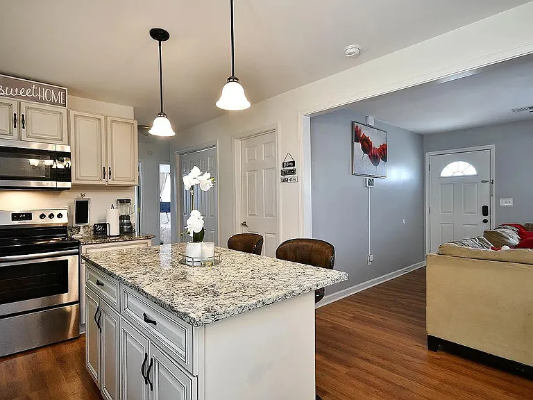 4 Blossom Dr — Photo 8