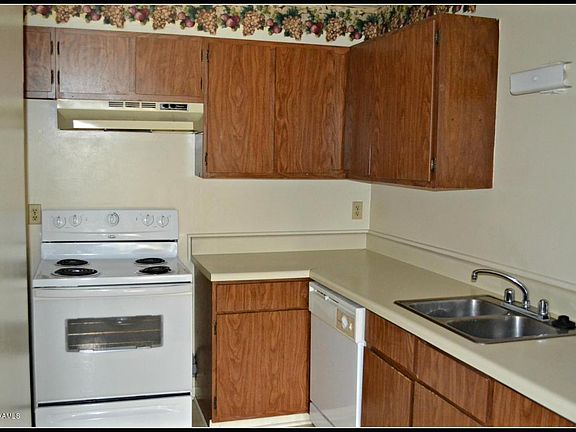 4th image of 128 N Meyers Dr APT C