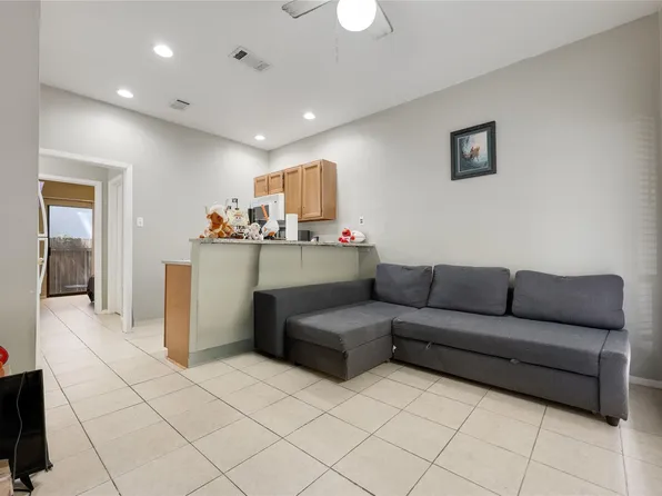 2815 Rio Grande St APT 102, Austin, TX 78705