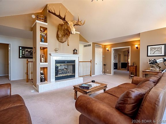 5th image of 962 Grand View Dr