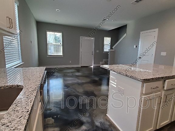 4th image of 9822 Utopia Dr #C