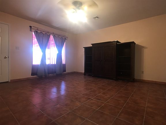 2nd image of 28833 Oakland Ave