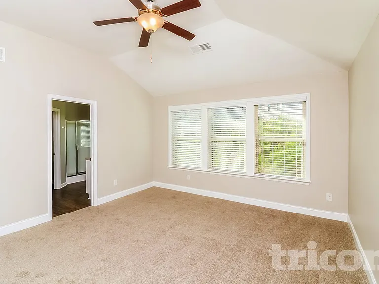 230 Margrave Dr — Photo 7