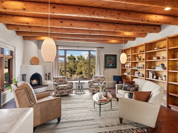 160 Principe De Paz, Santa Fe, NM 87508