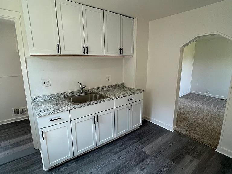 11381 Fisher Ave — Photo 5