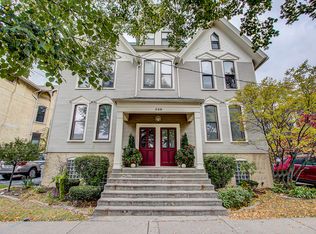 920 E Pleasant St #2, Milwaukee, WI 53202