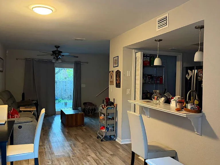 7665 Jana Ln S — Photo 2