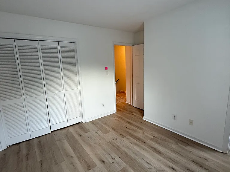 813 Selwyn Oaks Ct #B — Photo 14
