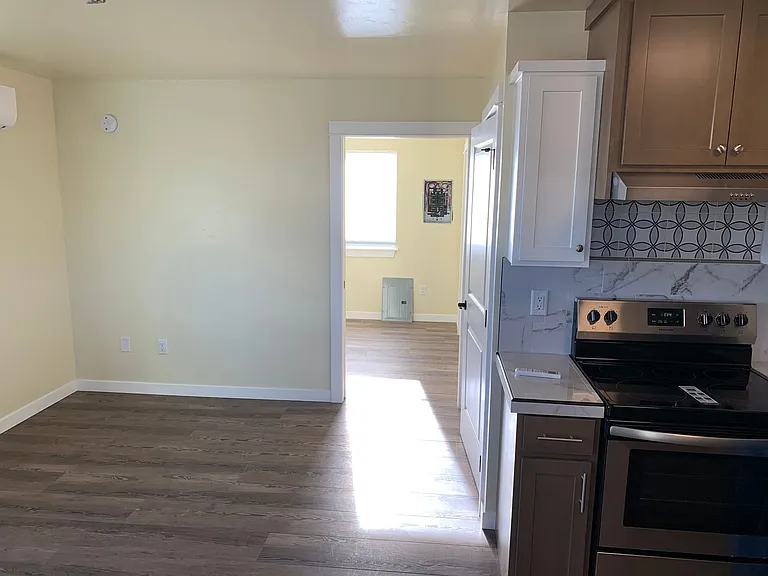 181 E Tall Fir Ct #A — Photo 14