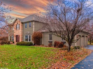 10006 Lakewood Rd, Crystal Lake, IL 60014