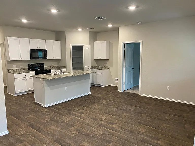 Kitchen/dinning area from living room

* Comes with new fridge, being delivered 4/1