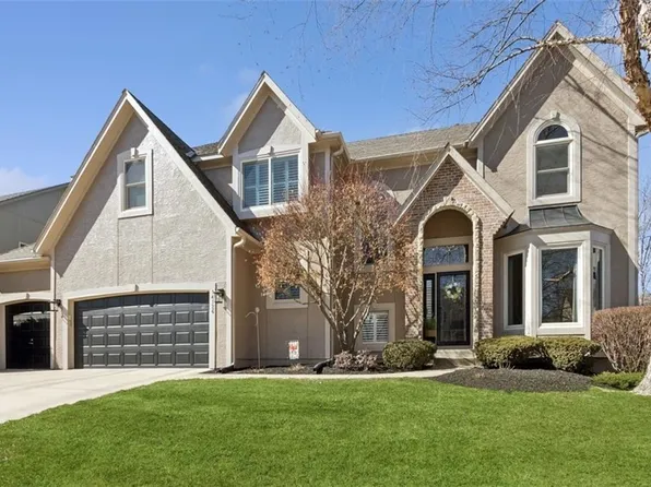 14126 Cody St, Overland Park, KS 66221