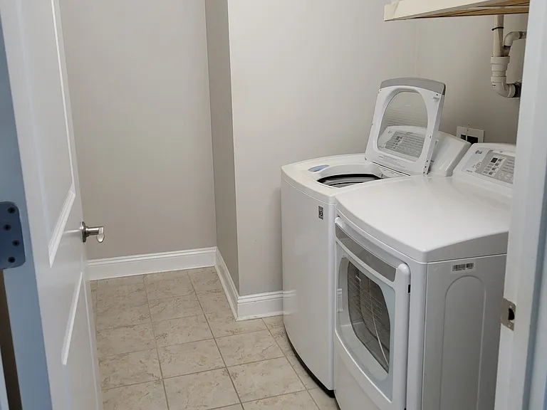 701 Royal Ct #610 — Photo 9