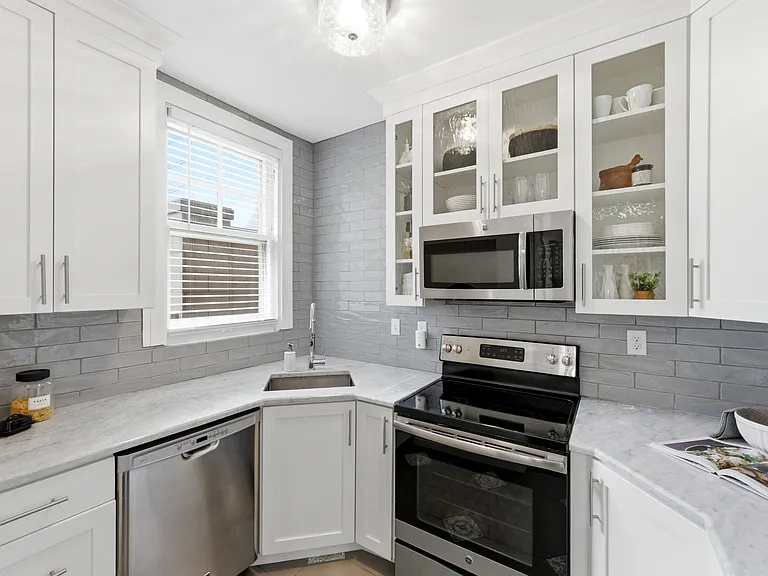 29 S State St #106 — Photo 4