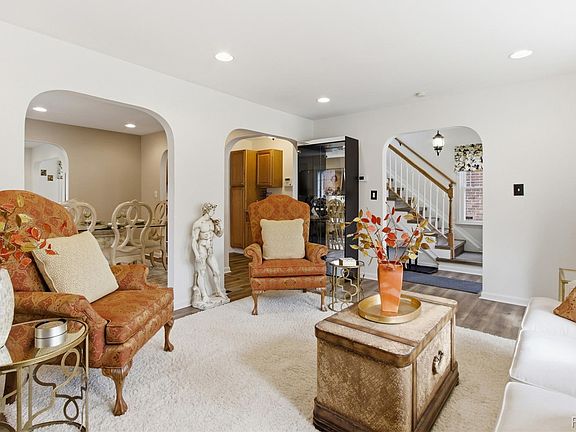 5th image of 16855 Strathmoor St