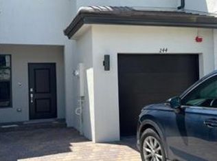 252 SW 159th Dr #1A, Hollywood, FL 33027