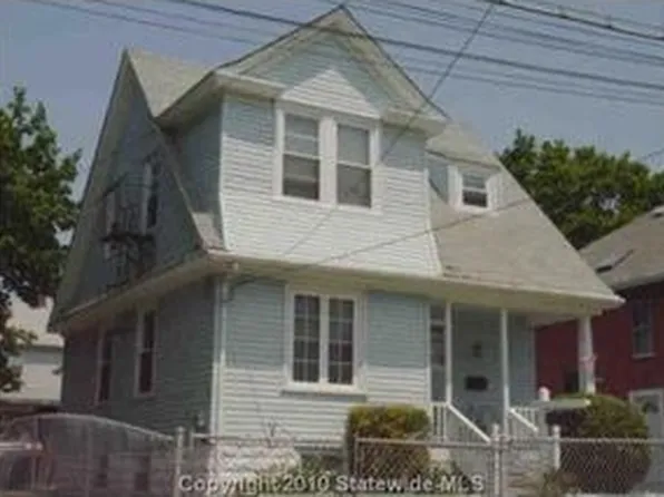 19 Villa Ave, Cranston, RI 02905