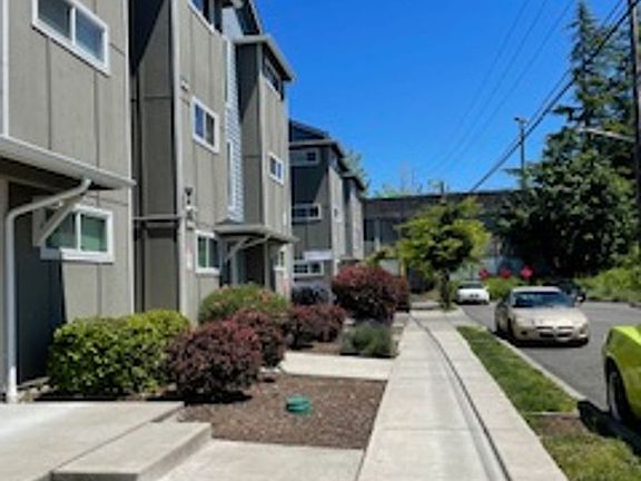 2nd image of 2515 S 48th St #1C