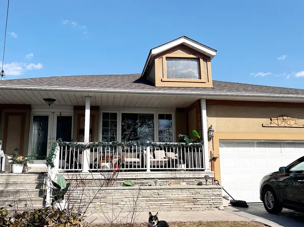 23 Monclova Rd, Toronto, ON M3M 1N6