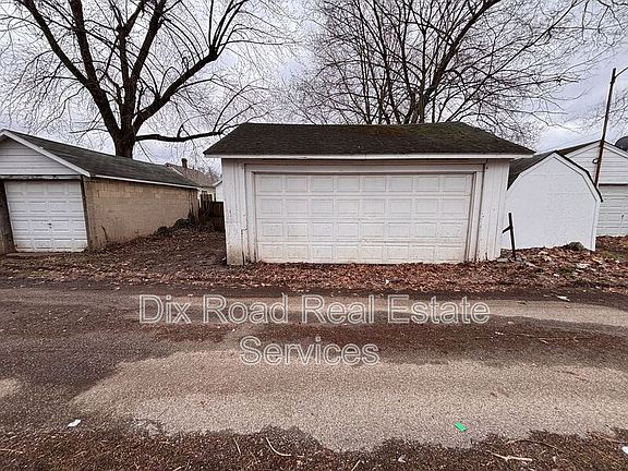 5th image of 2111 Logan Ave