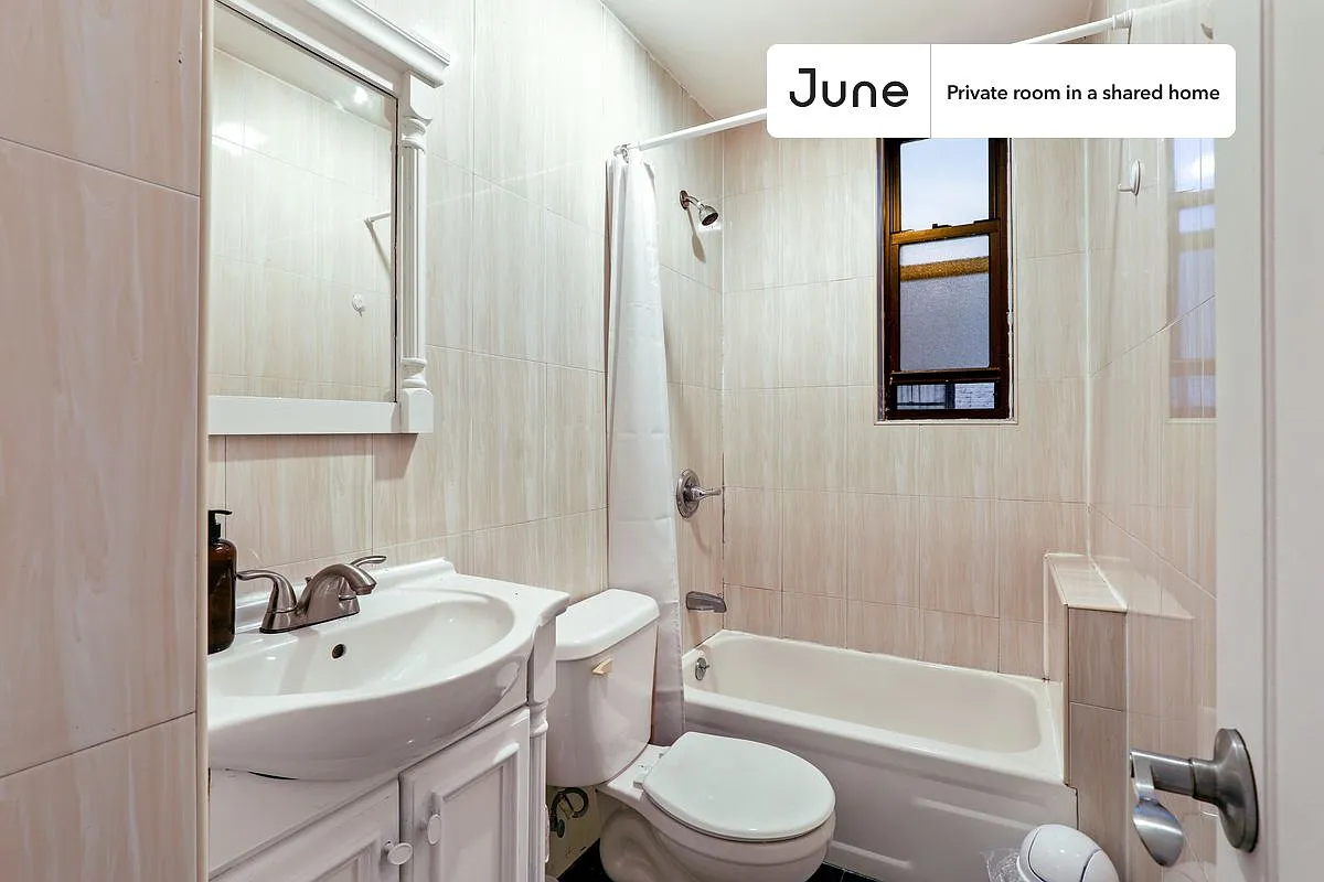 Full bedroom in 4 bed/1 bath home in Upper West Side #764 C — Photo 4