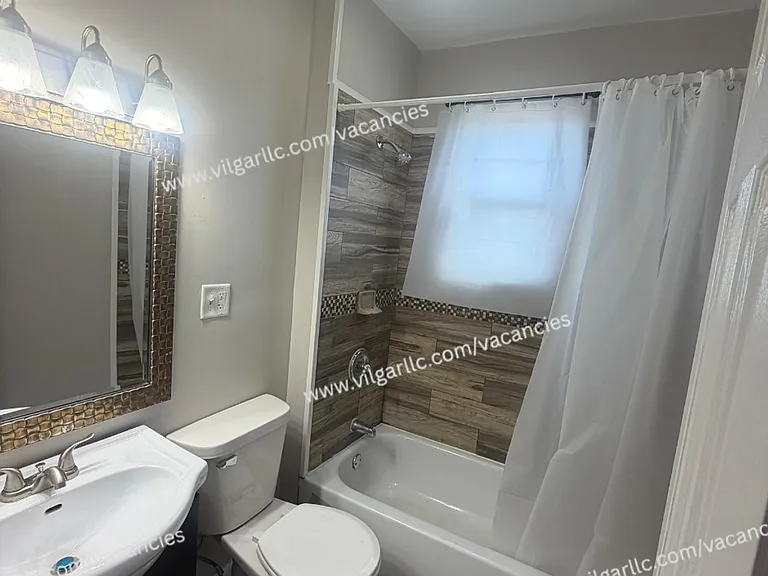 3917 Pulaski St — Photo 10