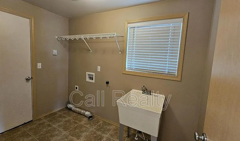 7016 S Lucas St — Photo 9