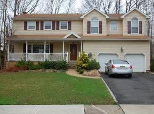 7 Renier Ct, New Monmouth, NJ 07748