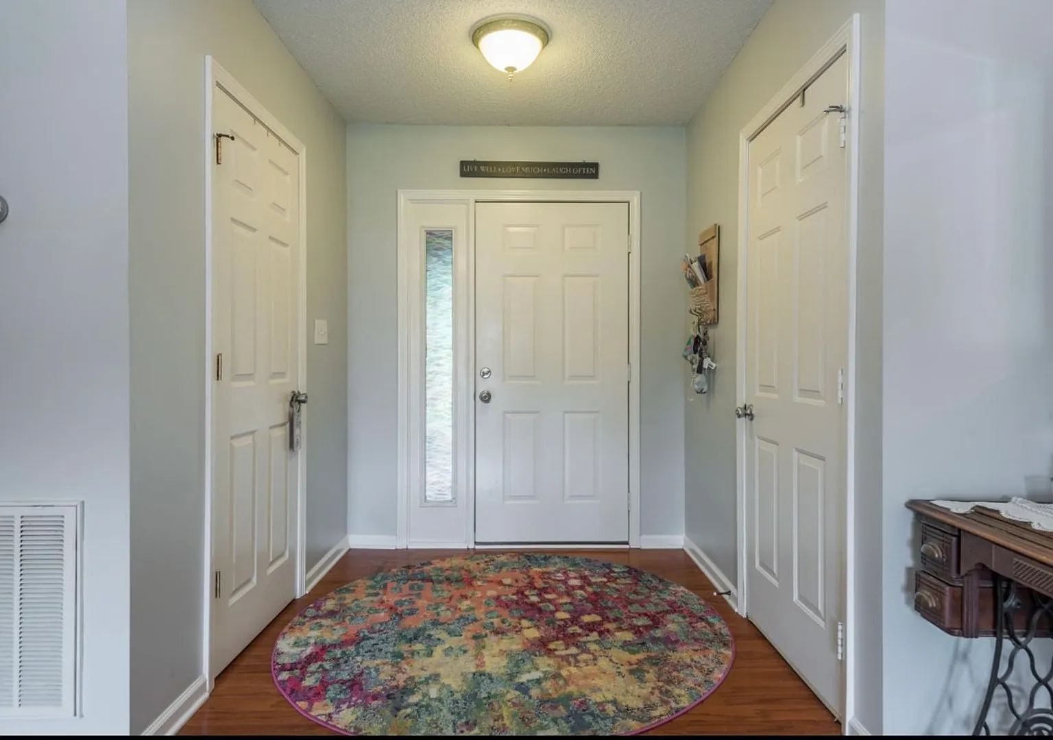 3 bed, 2.0 bath, 1452 sqft, $2,600 — Photo 3
