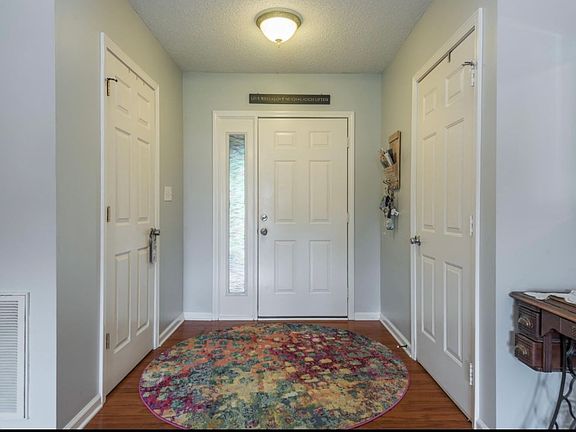 3rd image of 8737 Shoreham Blvd