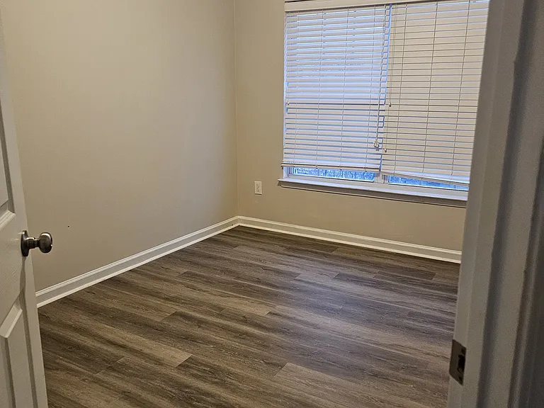 2005 Cambridge Beltway Dr — Photo 17