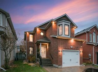 2413 Gladstone Ave, Oakville, ON L6H6P2