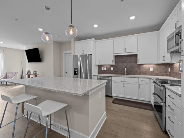 105 Chatham Walk Ln #210, Cary, NC 27511