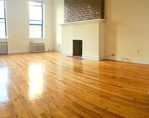 Rented by Manhattan Connection | media 24