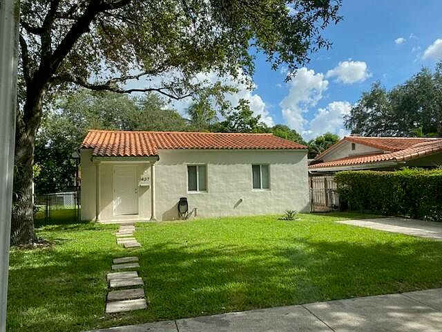 1st image of 437 LARK Avenue