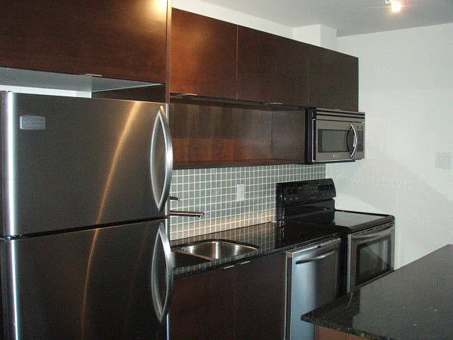 1 bed, 715 sqft, $2,350 — Photo 3