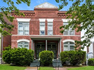 Henrietta Pl, Saint Louis, MO 63104